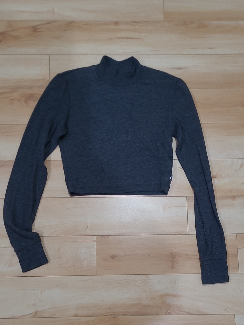 TNA Women's Size Medium Charcoal Cropped Mock Neck Long-Sleeve